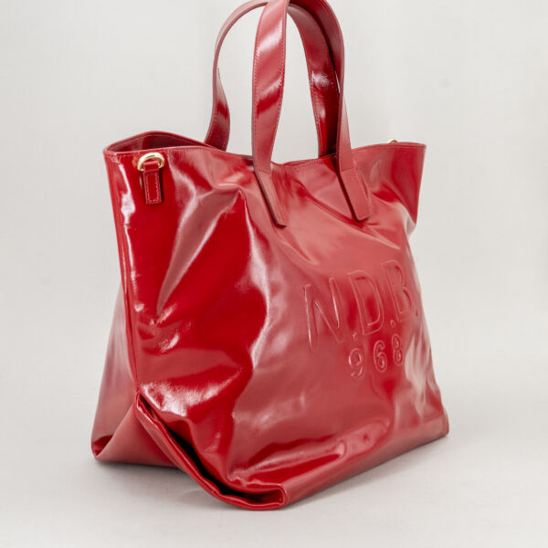 N.D.B. 968 shopping bag in pelle rossa con doppio manico e tracolla, ampia e capiente lavorazione artigianale italiana. Borsa da lavoro elegante