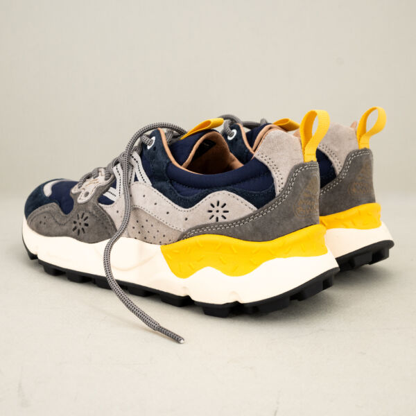 Flower Mountain sneaker Yamano 3 navy, soletta interna in sughero naturale occhielli per i lacci rinforzati. Scarpa sportiva perfetta per un uso quotidiano