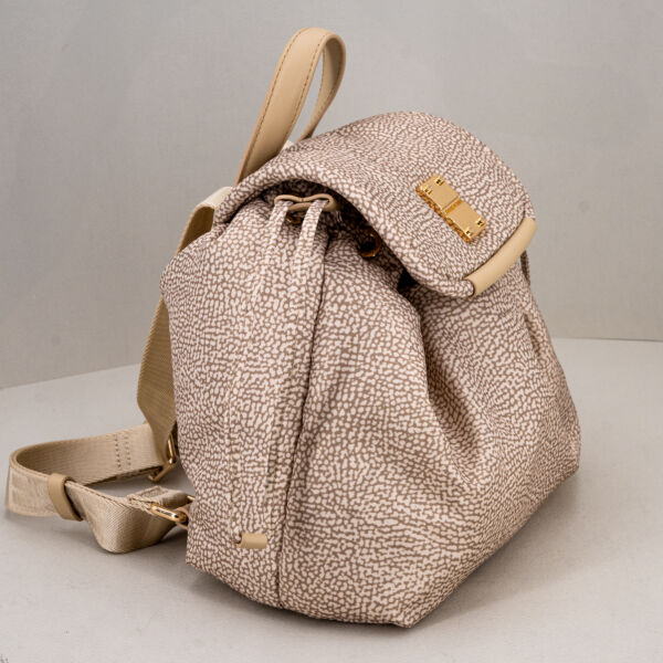 Borbonese borsa zaino small sand donna, elegante e pratico perfetto per l'uso quotidiano.