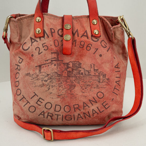 Campomaggi borsa in tela canva rossa, borsa unisex con finiture in pregiata pelle, chiusura con bottone.