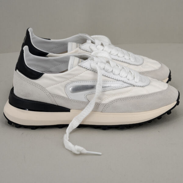 D.A.T.E. sneaker Athleta vintage bianca, in nylon e suede facile da abbinare in ogni giornata