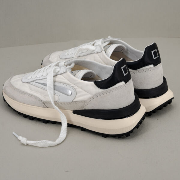 D.A.T.E. sneaker Athleta vintage bianca, in nylon e suede facile da abbinare in ogni giornata