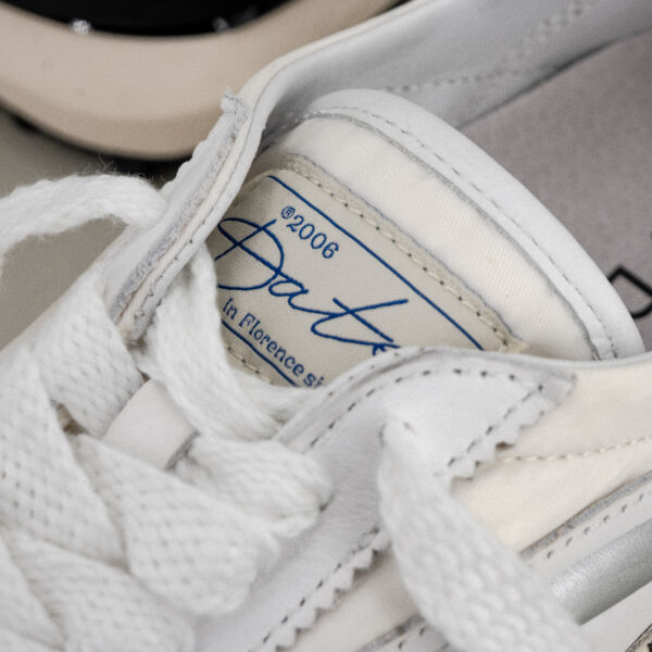 D.A.T.E. sneaker Athleta vintage bianca, in nylon e suede facile da abbinare in ogni giornata